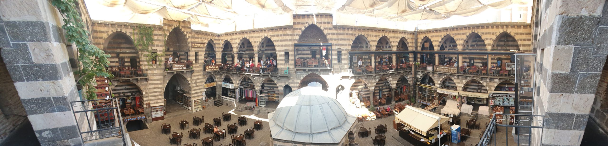 Hesen Paşa Caravanserai in Amed, Diyarbakir, Kurdistan – Panorama Hesen Paşa Caravanserai in Amed, Diyarbakir, Kurdistan